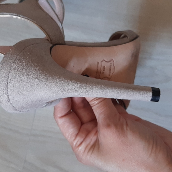 Stuart weitzman grey heels size 7 - Picture 10 of 12